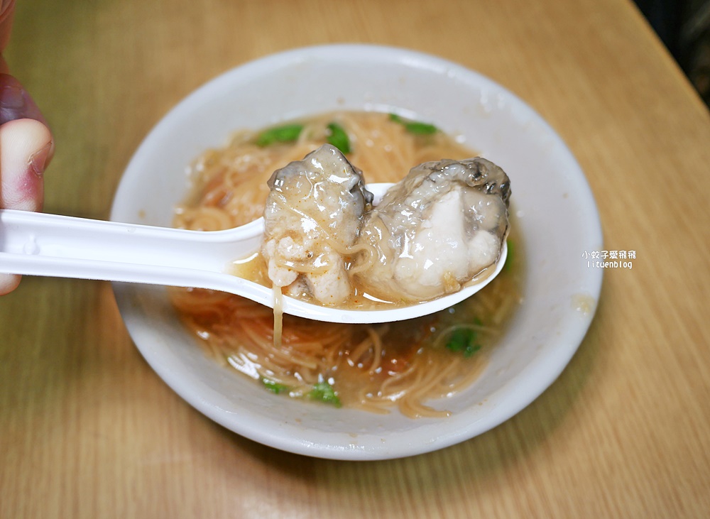 萬華最強麵線「陳記腸蚵專業麵線」超肥碩蚵仔大碗逼近百元