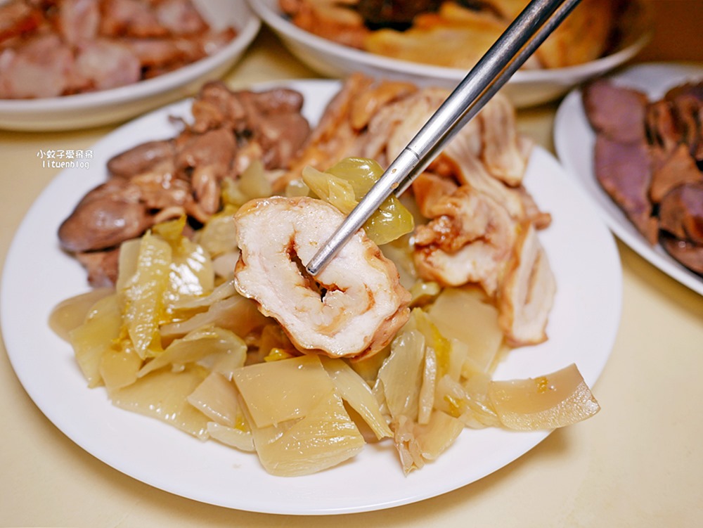 鶯歌美食「鶯歌林滷味」排隊冷滷份量多，辣醬超頂必加