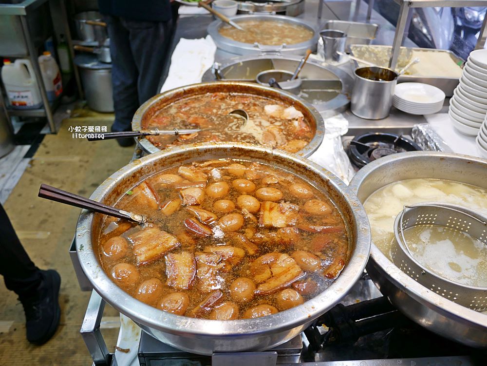 中山國小站美食「黃記魯肉飯」雙城街夜市旁排隊魯肉飯觀光客朝聖指定,米其林推薦 中山國小站美食「黃記魯肉飯」雙城街夜市旁排隊魯肉飯觀光客朝聖指定,米其林推薦