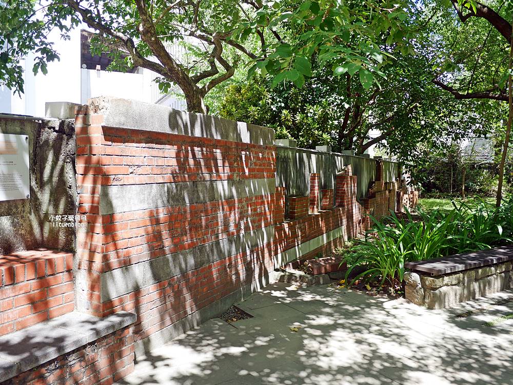 「國立臺灣博物館南門館」日治時期樟腦鴉片製造廠,超美水池紅樓小白宮 「國立臺灣博物館南門館」日治時期樟腦鴉片製造廠,超美水池紅樓小白宮