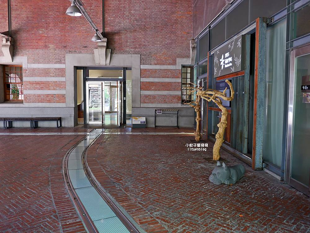 「國立臺灣博物館南門館」日治時期樟腦鴉片製造廠,超美水池紅樓小白宮 「國立臺灣博物館南門館」日治時期樟腦鴉片製造廠,超美水池紅樓小白宮