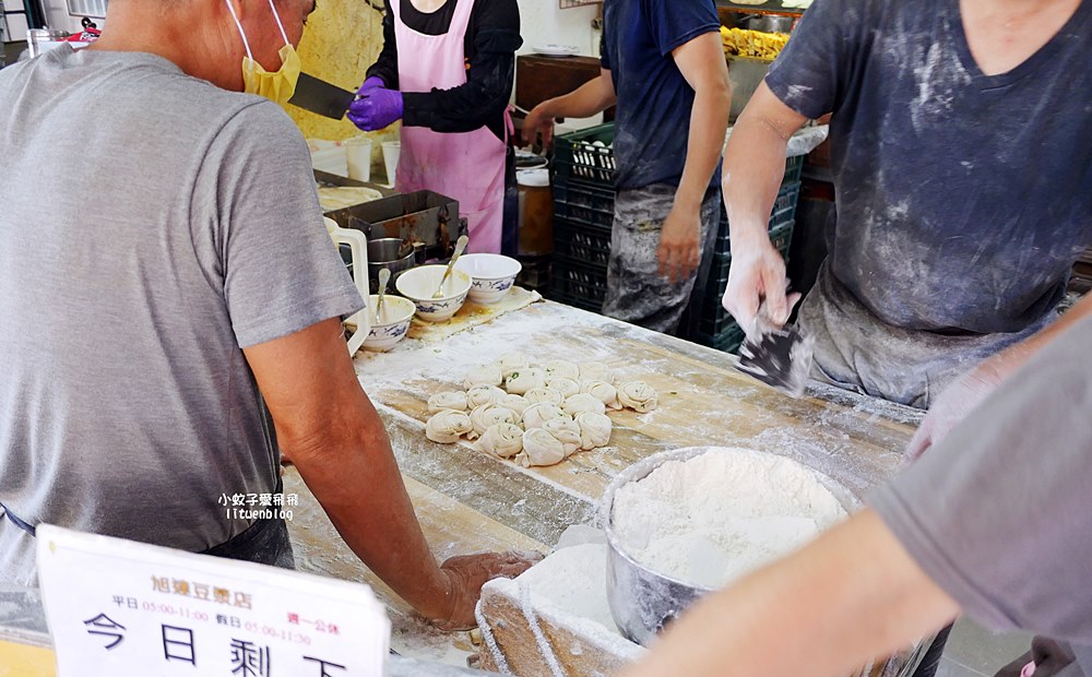 新店美食「旭達豆漿店」凌晨五點開賣排隊就為了招牌蛋餅現擀現煎 新店美食「旭達豆漿店」凌晨五點開賣排隊就為了招牌蛋餅現擀現煎