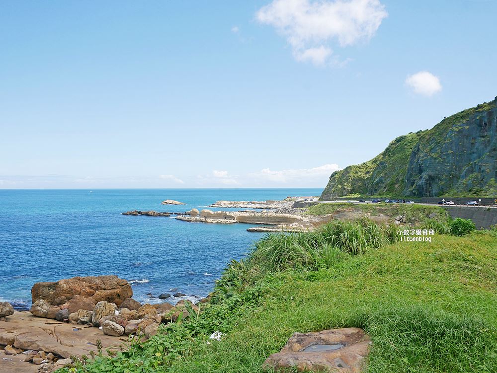 水湳洞秘境「大野狼與小綿羊岩」動感優美的天然海蝕岩ig熱點