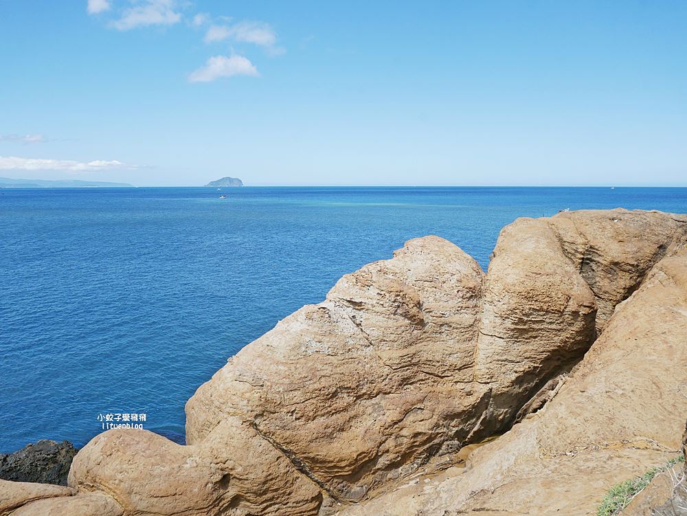 水湳洞秘境「大野狼與小綿羊岩」動感優美的天然海蝕岩ig熱點