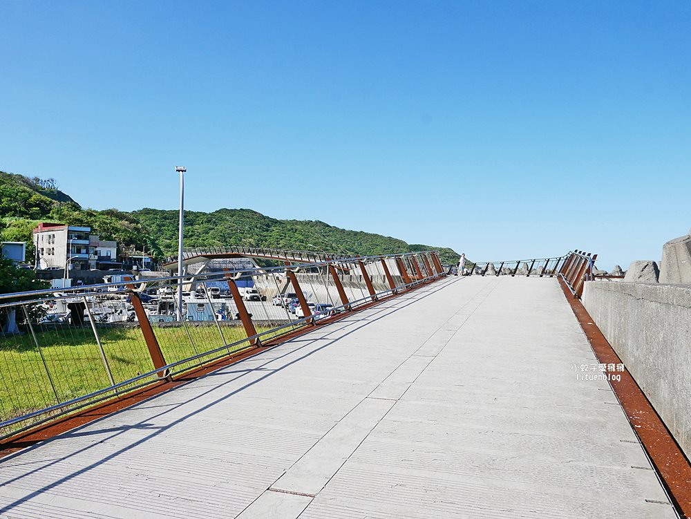 望海巷跨海景觀橋、八斗子車站北台灣最美的跨海自行車步道與鐵道