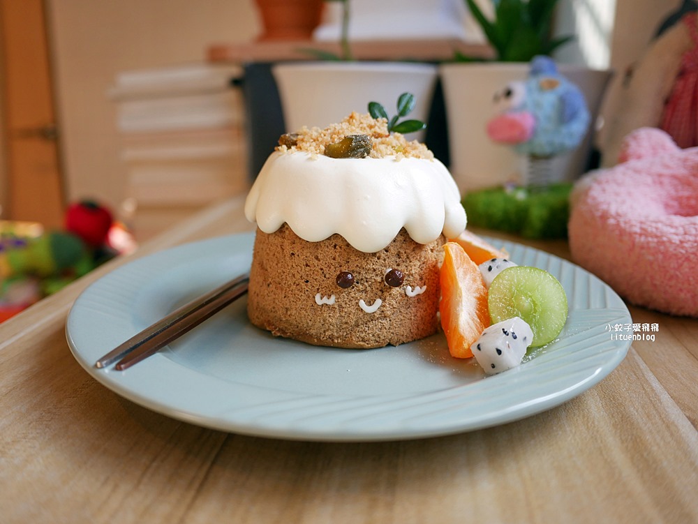 三峽咖啡「ED Coffee一滴咖啡館」手作甜點寵物友善，店狗也很親人