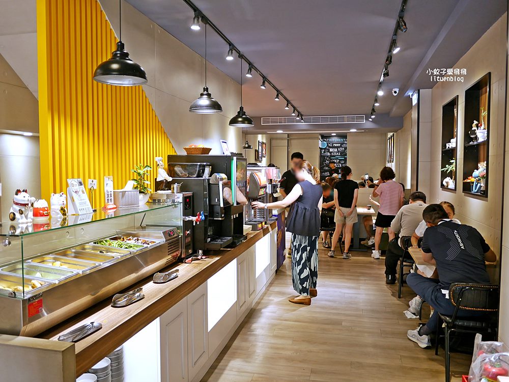 二訪「貴族世家mini大安信義店」排餐+自助吧吃到飽不用300元還免服務費 二訪「貴族世家mini大安信義店」排餐+自助吧吃到飽不用300元還免服務費