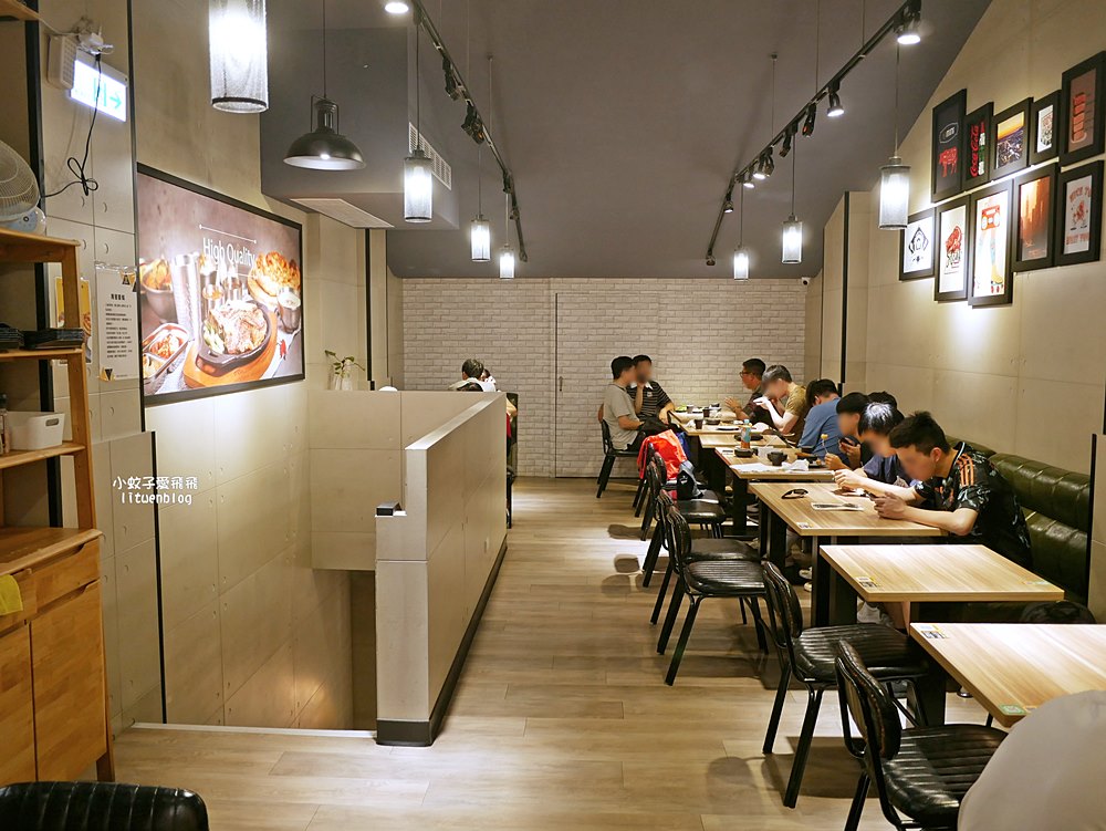 二訪「貴族世家mini大安信義店」排餐+自助吧吃到飽不用300元還免服務費 二訪「貴族世家mini大安信義店」排餐+自助吧吃到飽不用300元還免服務費
