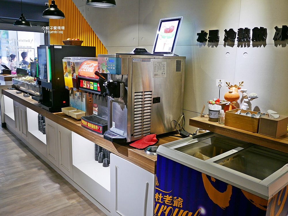 二訪「貴族世家mini大安信義店」排餐+自助吧吃到飽不用300元還免服務費 二訪「貴族世家mini大安信義店」排餐+自助吧吃到飽不用300元還免服務費