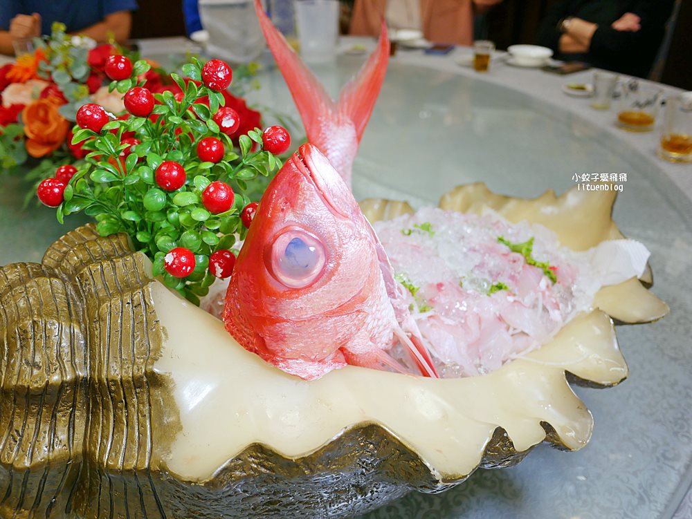 台北海產店推薦「龍洞海產」巷子裡的澎湃級海鮮開業超過30年