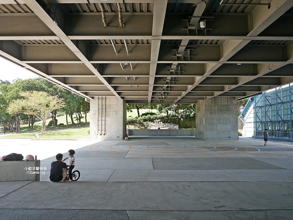 北投景點「國立臺北藝術大學」關渡平原大屯山遼闊景觀,台灣首座大學美術館關渡美術館 北投景點「國立臺北藝術大學」關渡平原大屯山遼闊景觀,台灣首座大學美術館關渡美術館