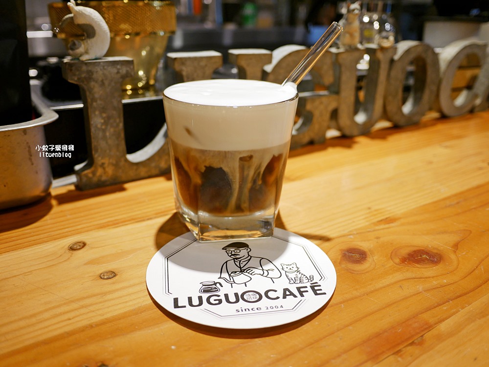 關渡咖啡「爐鍋咖啡luguo cafe」資深專業烘豆超過20年的創始店，有一隻個性貓咪