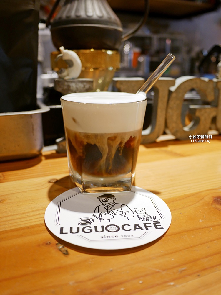 關渡咖啡「爐鍋咖啡luguo cafe」資深專業烘豆超過20年的創始店，有一隻個性貓咪