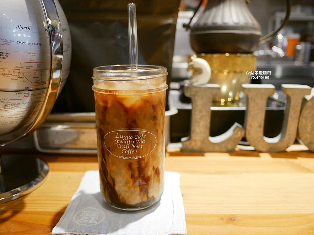 關渡咖啡「爐鍋咖啡luguo cafe」資深專業烘豆超過20年的創始店，有一隻個性貓咪