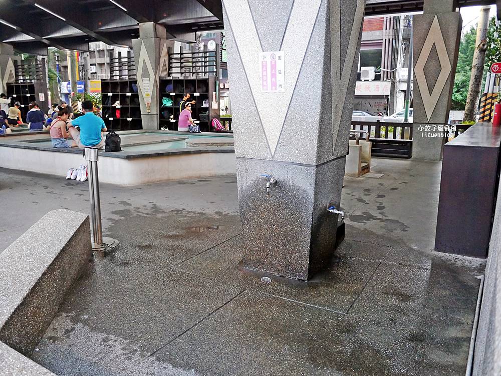 北投免費溫泉泡腳「復興公園泡腳池」近捷運站大型免費足湯廣場