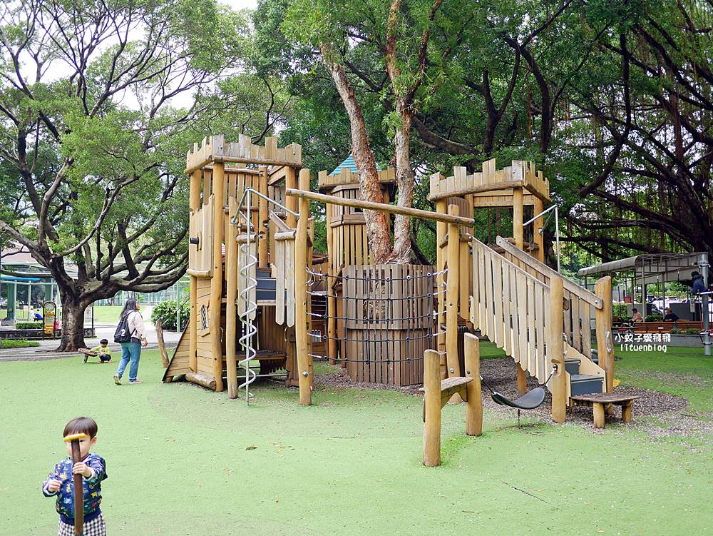 北投免費溫泉泡腳「復興公園泡腳池」近捷運站大型免費足湯廣場