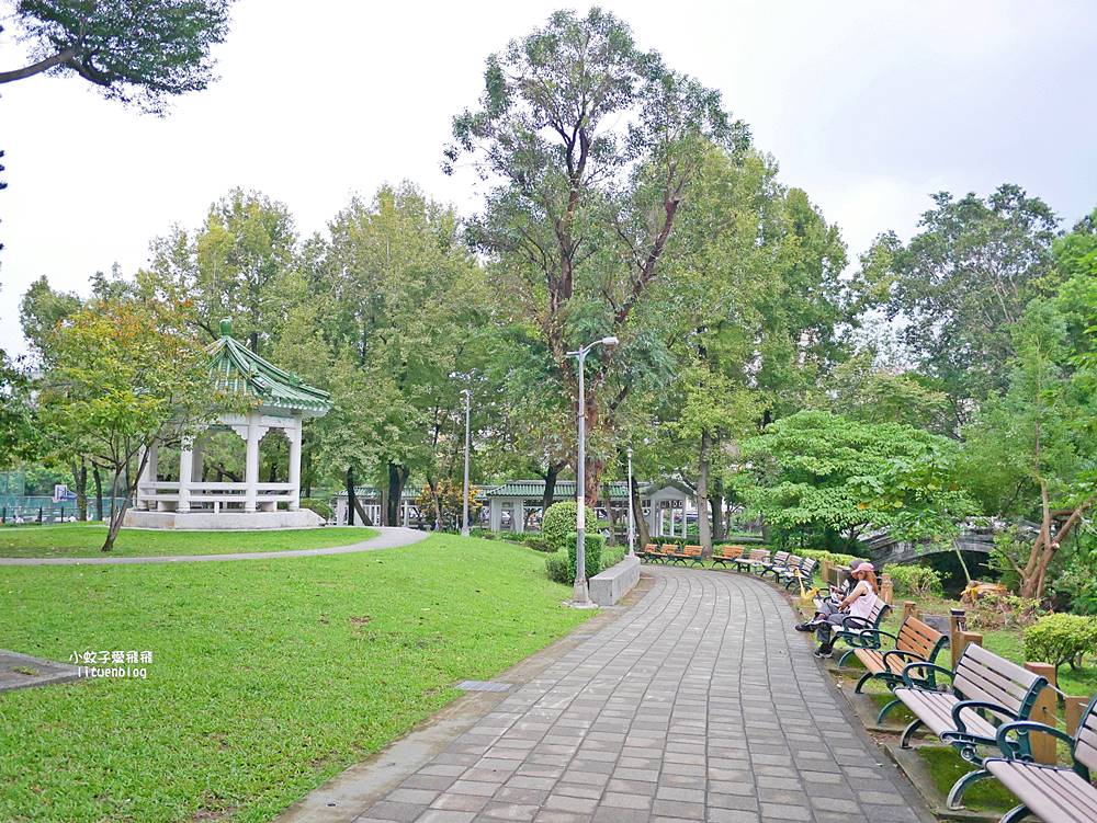 北投免費溫泉泡腳「復興公園泡腳池」近捷運站大型免費足湯廣場 北投免費溫泉泡腳「復興公園泡腳池」近捷運站大型免費足湯廣場