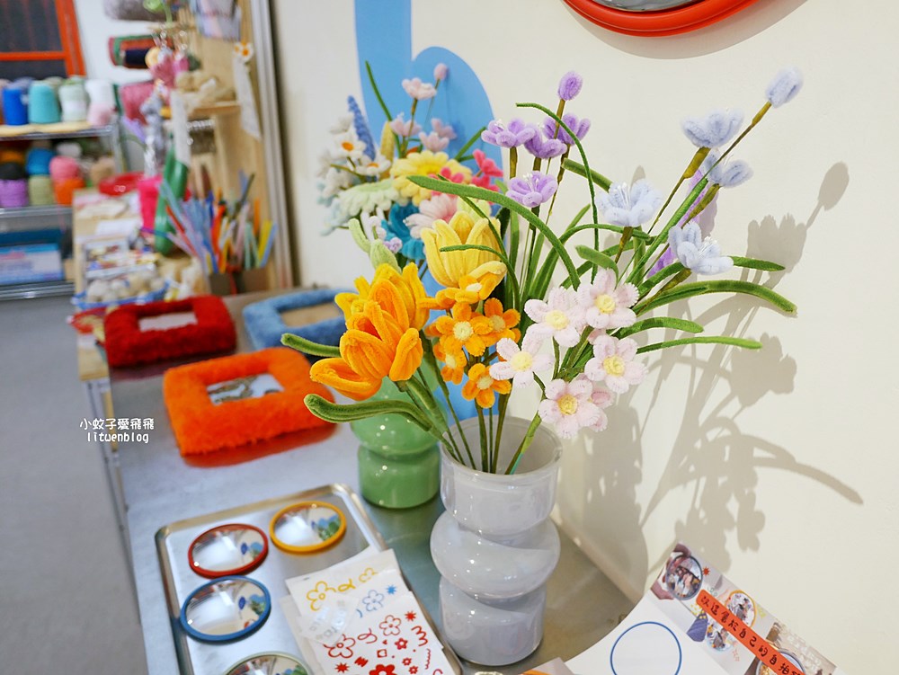 北投咖啡「小紅花Cafe」老公寓裡可愛繽紛彩繪，毛線手作體驗之複合式咖啡廳