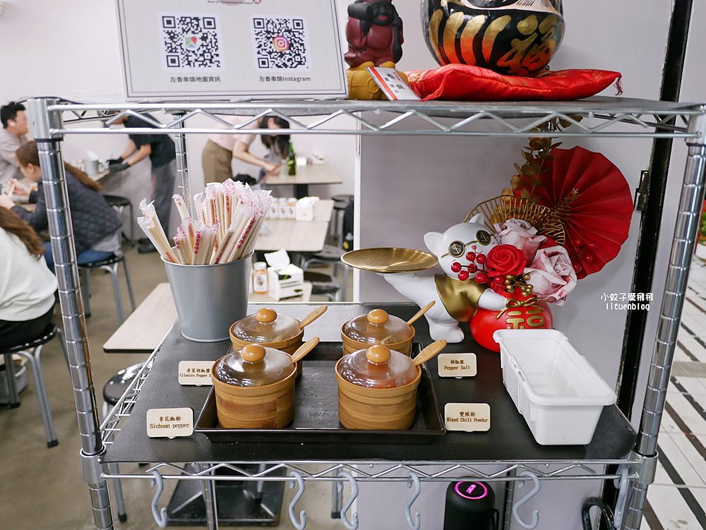 西門站「左香串燒」近捷運站座位多乾淨，內用無限時無服務費