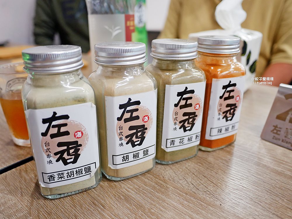 西門站「左香串燒」近捷運站座位多乾淨，內用無限時無服務費