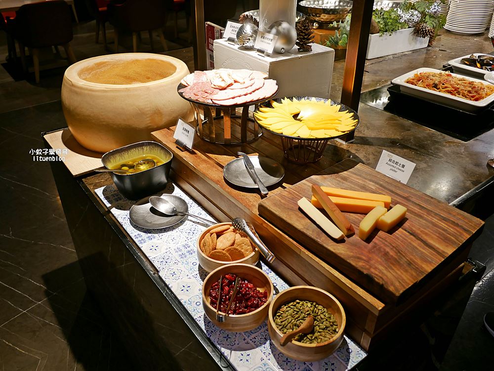 台北新板希爾頓酒店悅市集限時優惠享三款和牛吃到飽