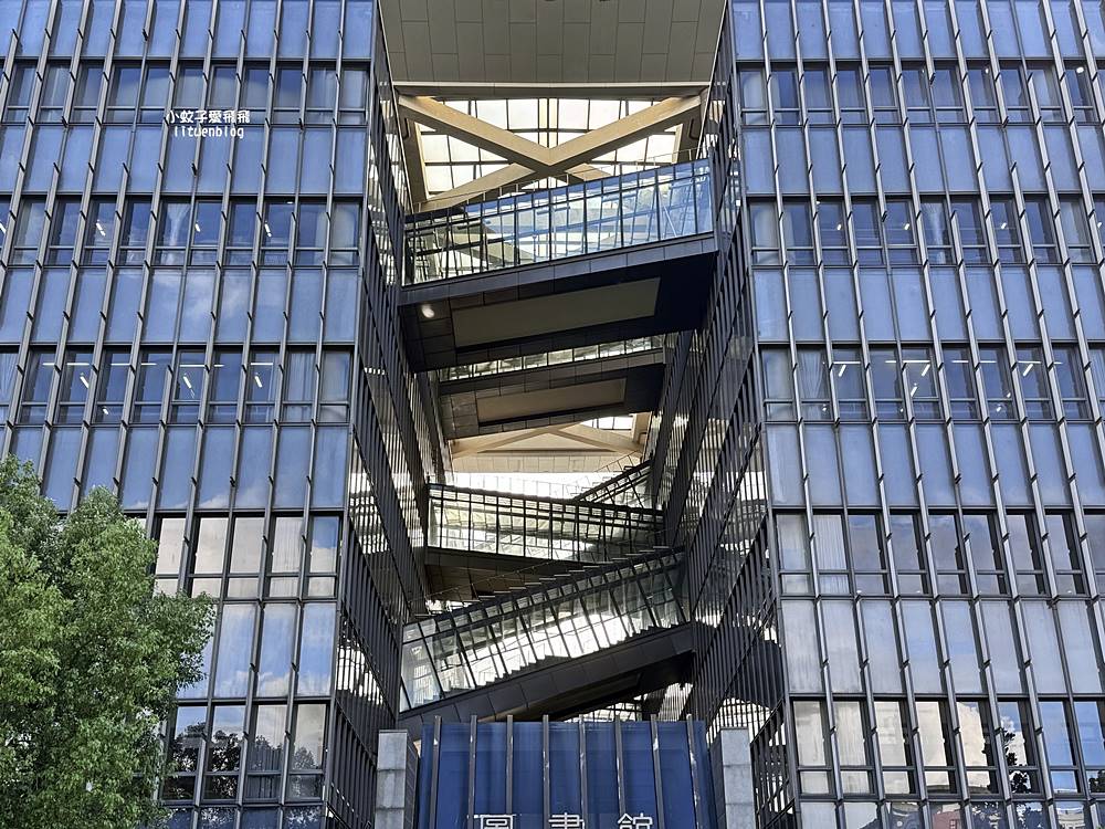 三峽景點「國立臺北大學圖書館」曾獲PTT推薦全台最美大學圖書館前三名 三峽景點「國立臺北大學圖書館」曾獲PTT推薦全台最美大學圖書館前三名