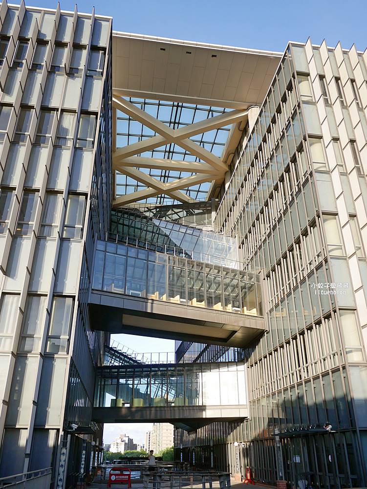 三峽景點「國立臺北大學圖書館」曾獲PTT推薦全台最美大學圖書館前三名 三峽景點「國立臺北大學圖書館」曾獲PTT推薦全台最美大學圖書館前三名