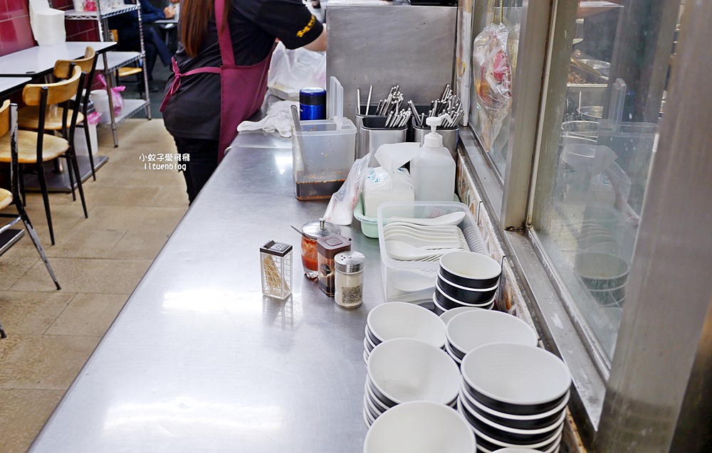 台北燒臘推薦「家鴻燒鵝興安店」超過4000則評論燒鵝大家搶