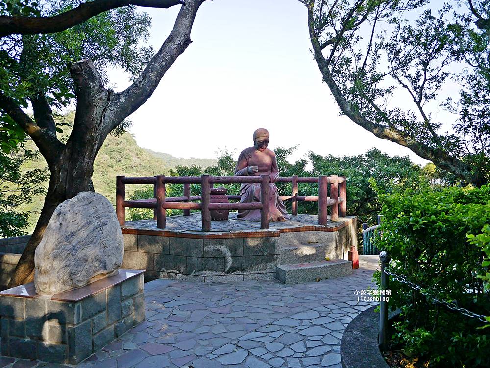 「碧山巖藝文休閒中心」咖啡隨喜價不限時賞大台北百萬景觀 「碧山巖藝文休閒中心」咖啡隨喜價不限時賞大台北百萬景觀