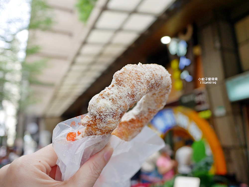 雙城街夜市美食「台灣人ㄟ脆皮鮮奶甜甜圈晴光店」超人氣台式甜甜圈冷掉一樣好吃 雙城街夜市美食「台灣人ㄟ脆皮鮮奶甜甜圈晴光店」超人氣台式甜甜圈冷掉一樣好吃