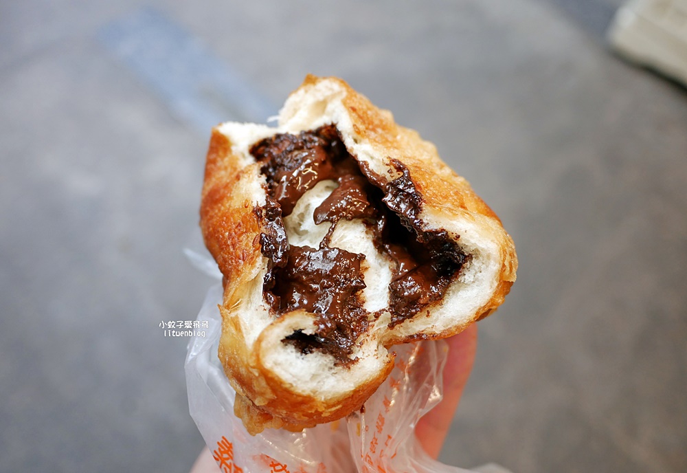 雙城街夜市美食「台灣人ㄟ脆皮鮮奶甜甜圈晴光店」超人氣台式甜甜圈冷掉一樣好吃 雙城街夜市美食「台灣人ㄟ脆皮鮮奶甜甜圈晴光店」超人氣台式甜甜圈冷掉一樣好吃