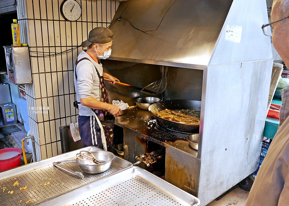 關渡美食「關渡市場鮮炸雞」賣30年超熱銷炸物，新鮮乾淨好吃