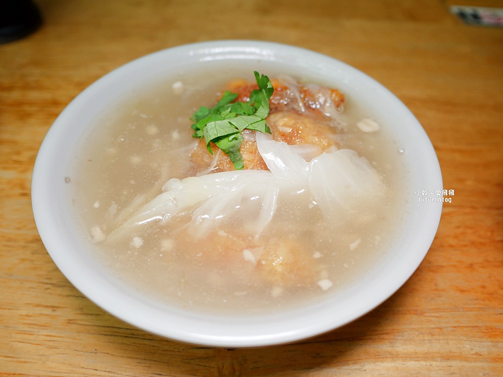 石牌美食「滷三塊五花肉飯」鹹香迷人的五花肉，北投宵夜越晚人越多