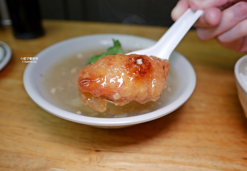 石牌美食「滷三塊五花肉飯」鹹香迷人的五花肉，北投宵夜越晚人越多