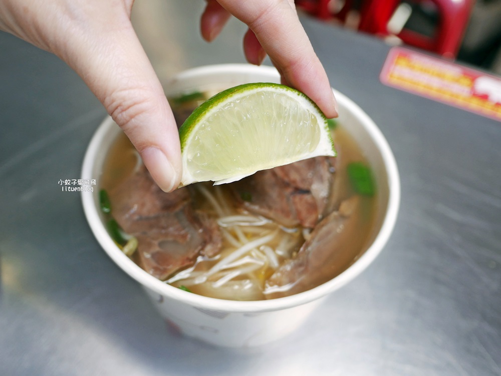 關渡美食「阮Q臭豆腐」巷仔內的人氣軟Q臭豆腐與越南牛肉米線