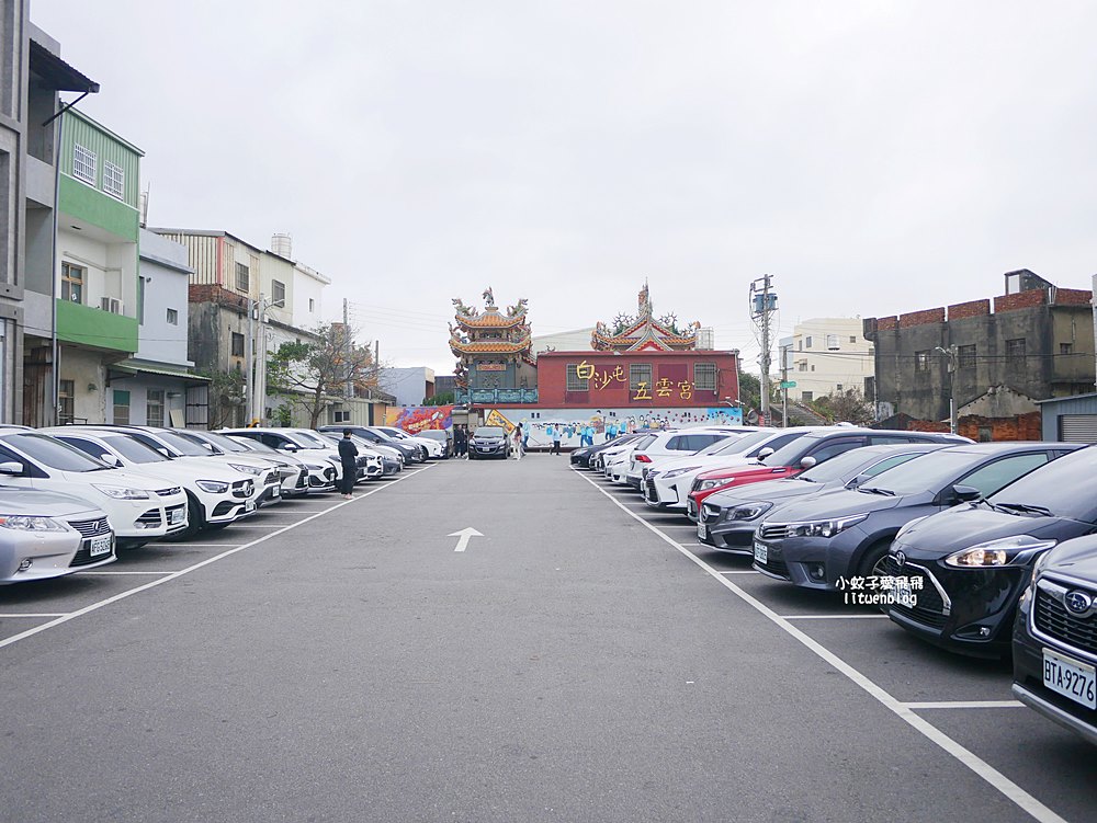 苗栗景點「白沙屯拱天宮」最有個性的媽祖，粉紅超跑的魅力與在地美食小吃