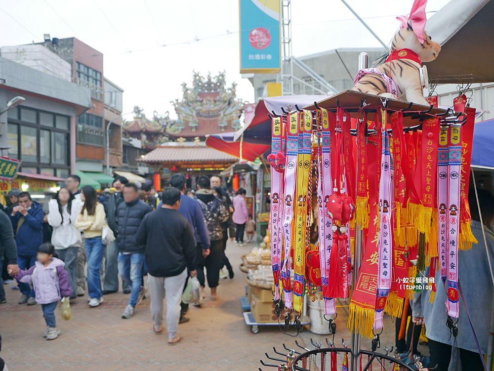 苗栗景點「白沙屯拱天宮」最有個性的媽祖，粉紅超跑的魅力與在地美食小吃