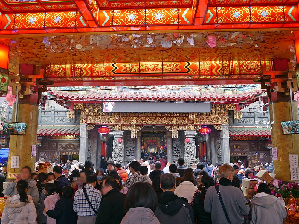 苗栗景點「白沙屯拱天宮」最有個性的媽祖，粉紅超跑的魅力與在地美食小吃