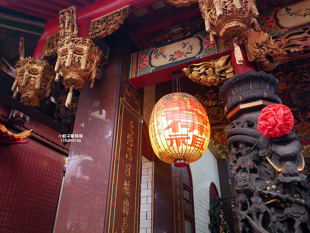 苗栗景點「白沙屯拱天宮」最有個性的媽祖，粉紅超跑的魅力與在地美食小吃