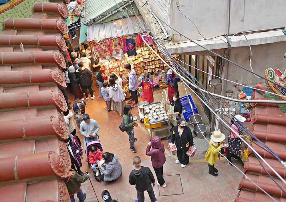 苗栗景點「白沙屯拱天宮」最有個性的媽祖，粉紅超跑的魅力與在地美食小吃