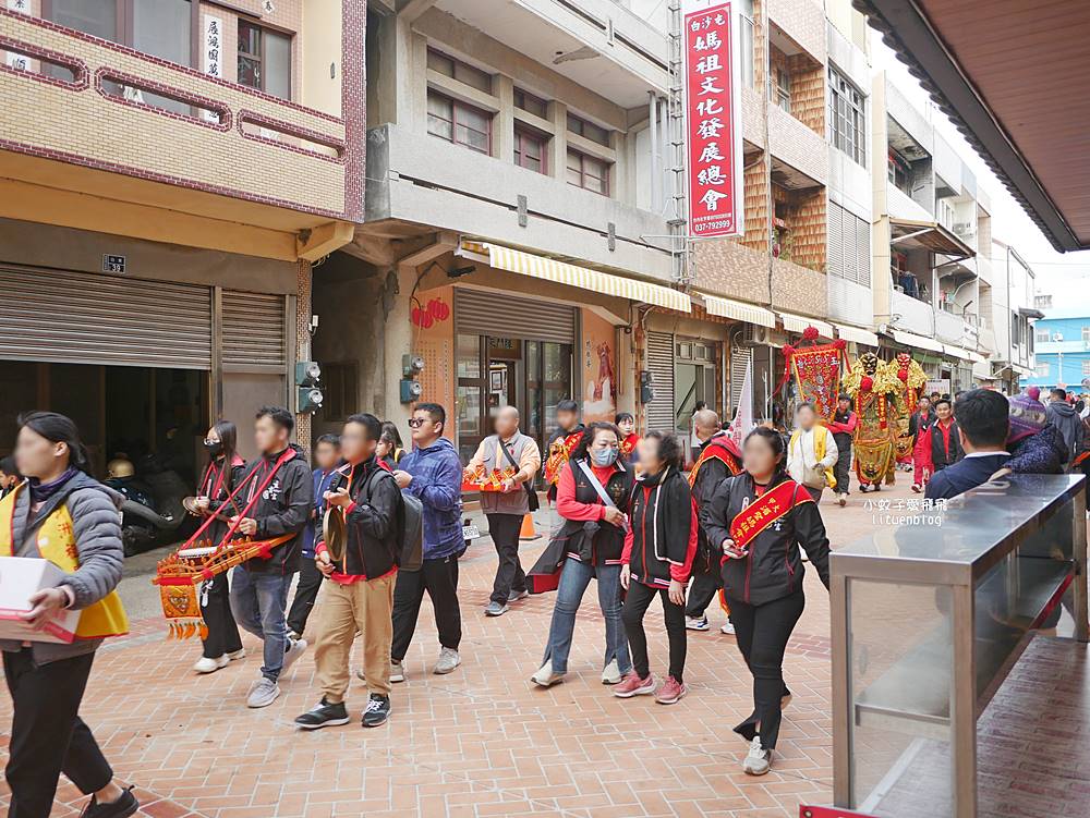 苗栗景點「白沙屯拱天宮」最有個性的媽祖，粉紅超跑的魅力與在地美食小吃