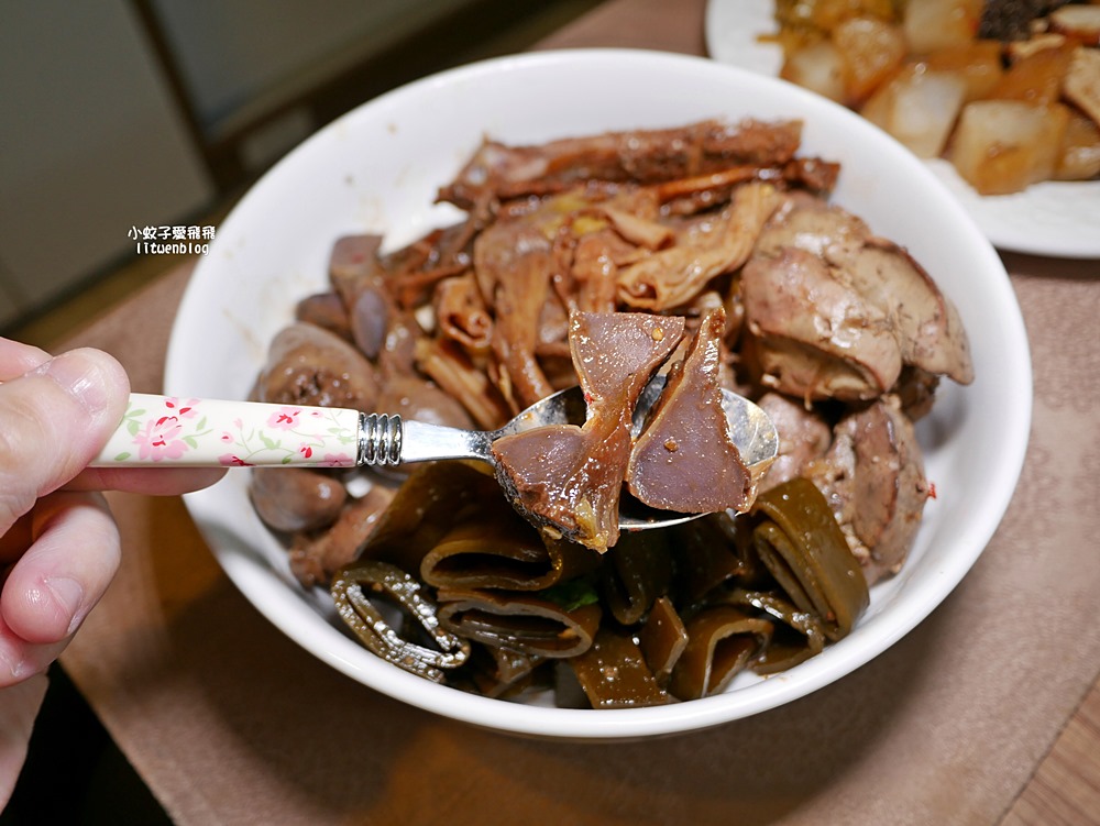 鶯歌美食「林鴻鈞滷味專賣店」超過50年在地排隊乾冷滷