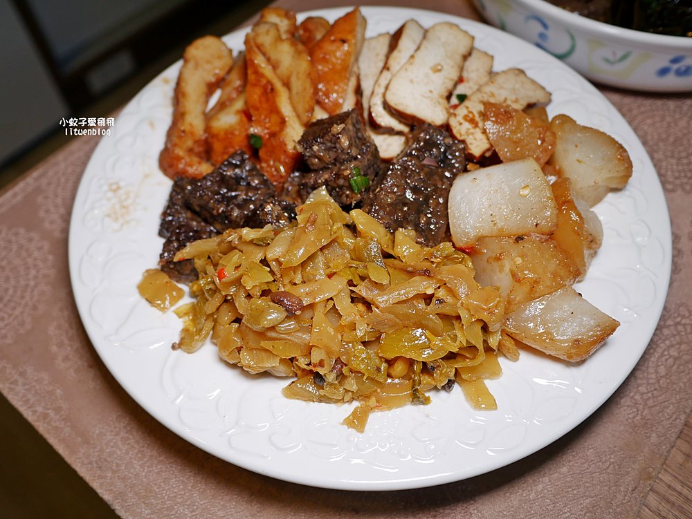 鶯歌美食「林鴻鈞滷味專賣店」超過50年在地排隊乾冷滷