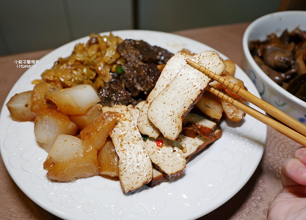 鶯歌美食「林鴻鈞滷味專賣店」超過50年在地排隊乾冷滷