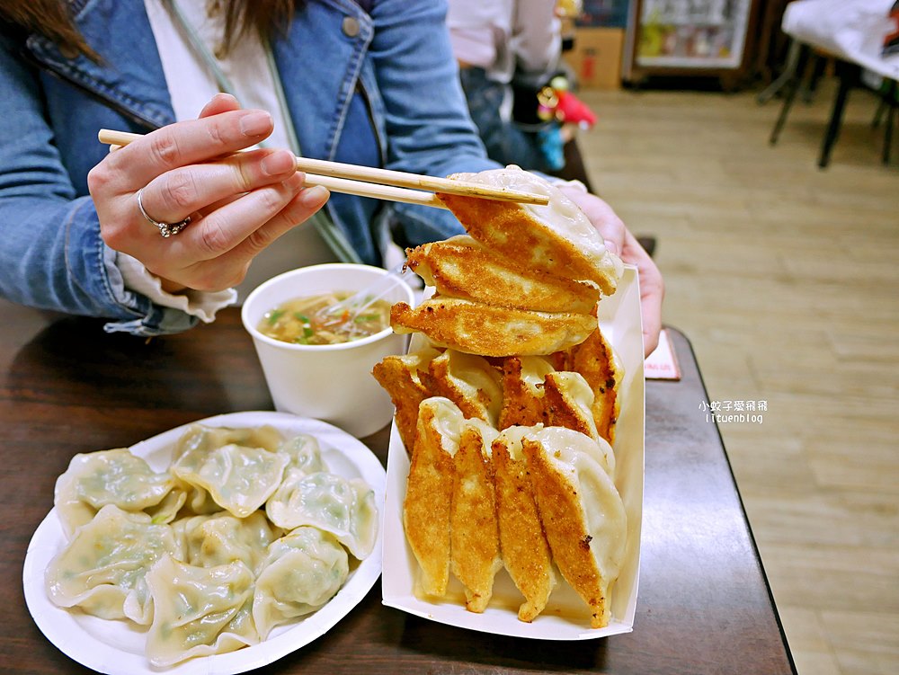 士林美食「阿堂鍋貼水餃」天母人推薦的排隊級鍋貼現包現煎 士林美食「阿堂鍋貼水餃」天母人推薦的排隊級鍋貼現包現煎