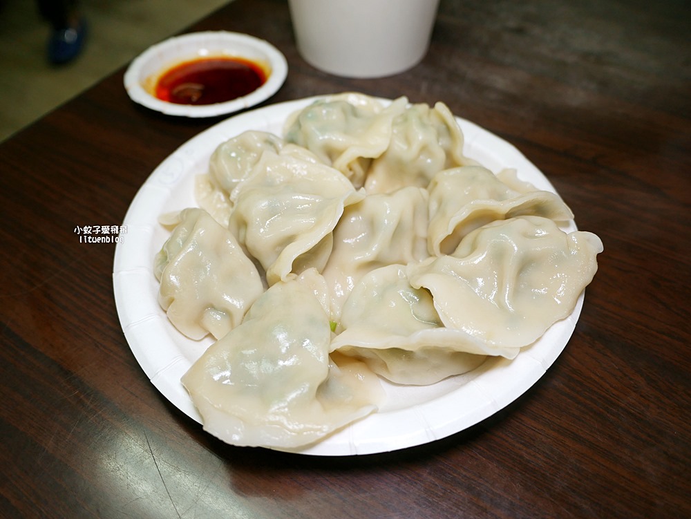 士林美食「阿堂鍋貼水餃」天母人推薦的排隊級鍋貼現包現煎 士林美食「阿堂鍋貼水餃」天母人推薦的排隊級鍋貼現包現煎