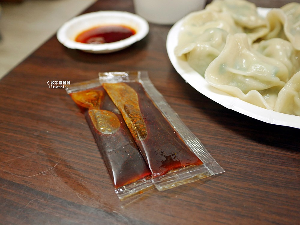 士林美食「阿堂鍋貼水餃」天母人推薦的排隊級鍋貼現包現煎 士林美食「阿堂鍋貼水餃」天母人推薦的排隊級鍋貼現包現煎