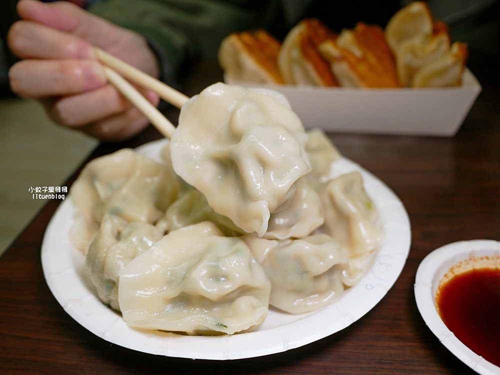士林美食「阿堂鍋貼水餃」天母人推薦的排隊級鍋貼現包現煎 士林美食「阿堂鍋貼水餃」天母人推薦的排隊級鍋貼現包現煎