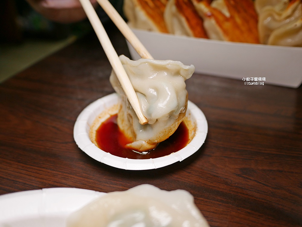 士林美食「阿堂鍋貼水餃」天母人推薦的排隊級鍋貼現包現煎 士林美食「阿堂鍋貼水餃」天母人推薦的排隊級鍋貼現包現煎