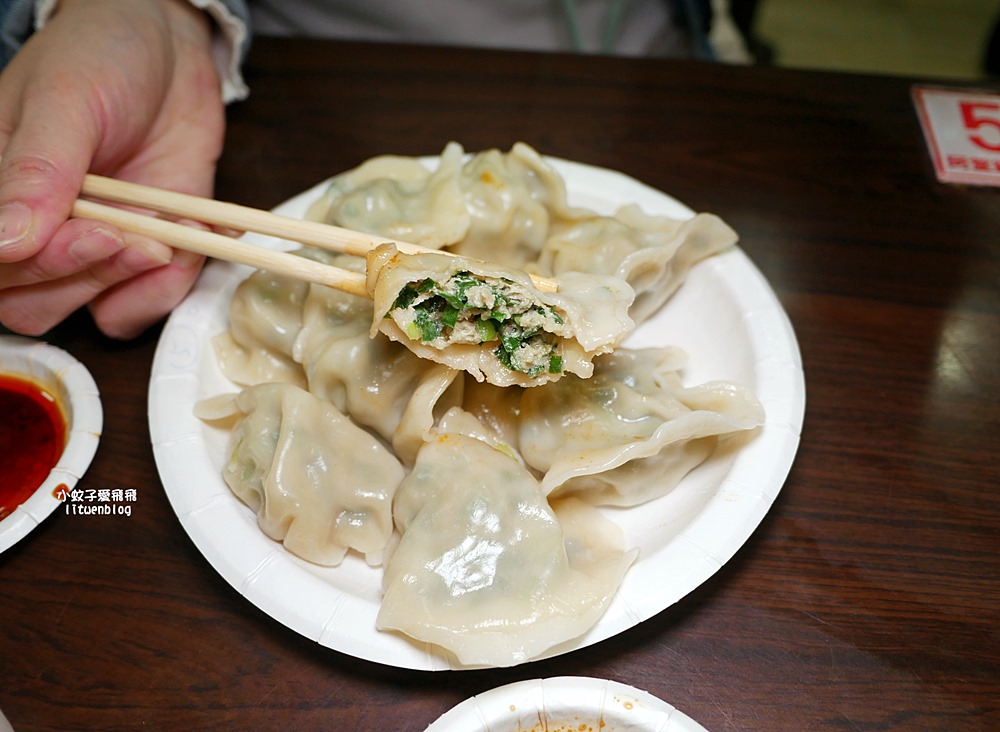 士林美食「阿堂鍋貼水餃」天母人推薦的排隊級鍋貼現包現煎 士林美食「阿堂鍋貼水餃」天母人推薦的排隊級鍋貼現包現煎